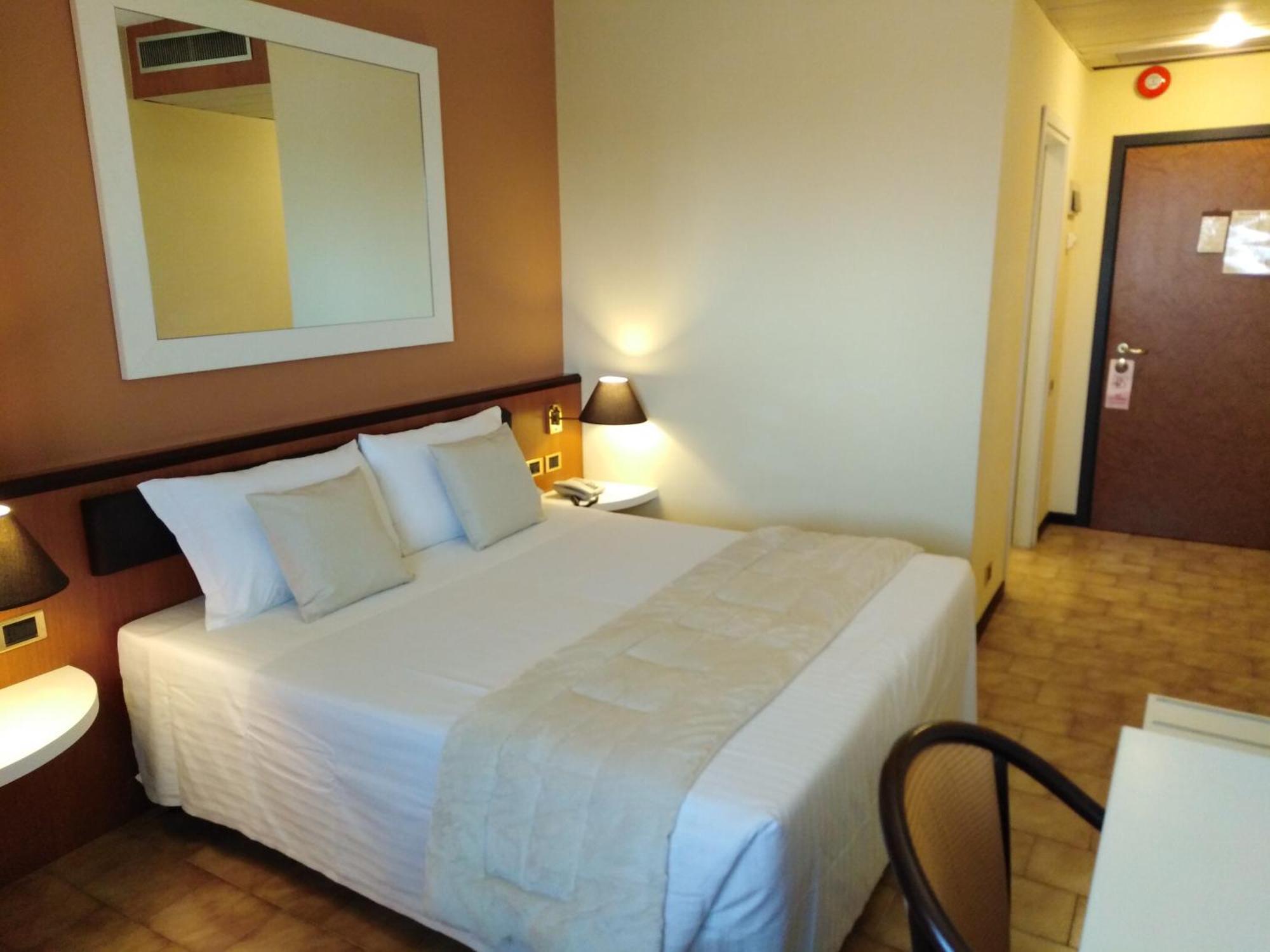 Grand Hotel Bologna Congress & Wellness Pieve di Cento Exterior foto